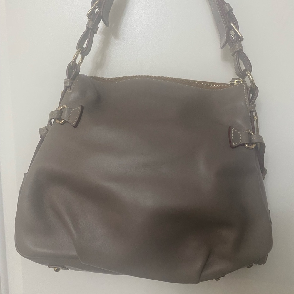 CLEARANCE 🌺🌸Dooney & Bourke Taupe Leather Hobo Bag with Tassels - Picture 2 of 12